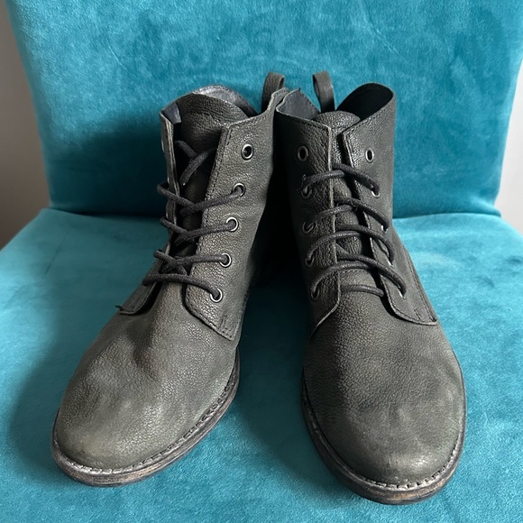 Sam Edelman Mare Distressed Black Oiled Suede Lace Up Boot - Size 7.5 - Picture 7 of 7